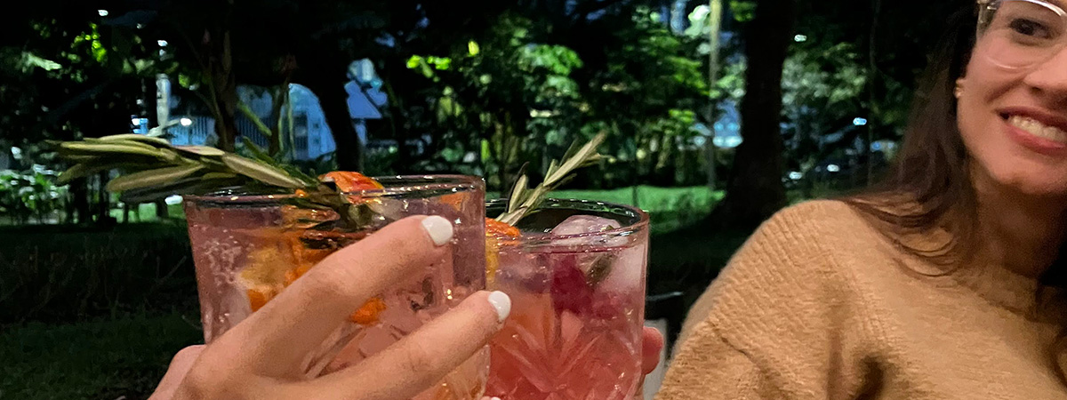Tardear en Medellín al aire libre en La Gracia al Parque