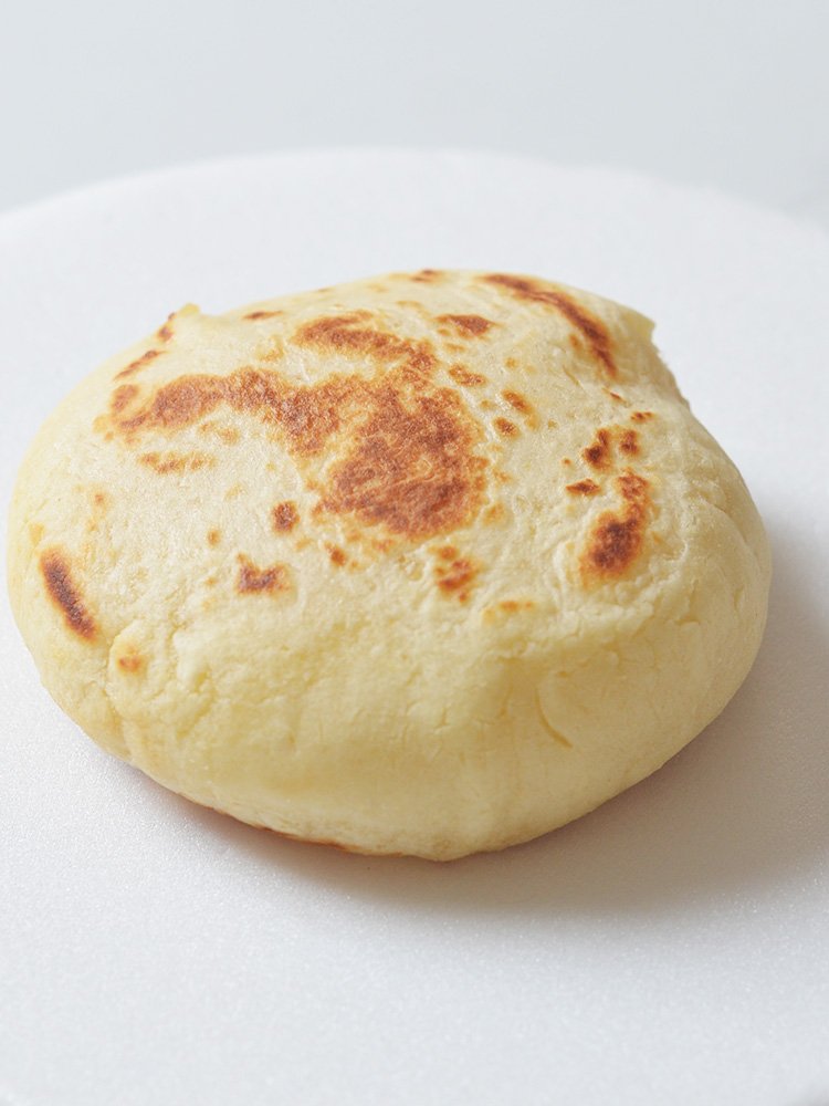 Arepa de yuca rellena de queso de búfala La Gracia